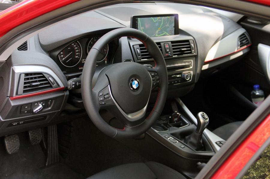  BMW 1-Series 5-Door 2012 года  (фото 30 из 57)